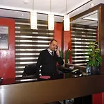 Des Buttes Chaumont Hotel 2*