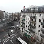 Des Buttes Chaumont Hotel 2*