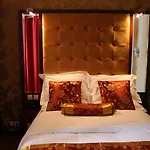 Des Buttes Chaumont Hotel