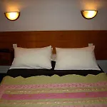 Hotel Des Buttes Chaumont Paris