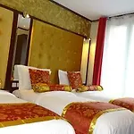 Hotel Des Buttes Chaumont 2*