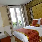 Hotel Des Buttes Chaumont 2*