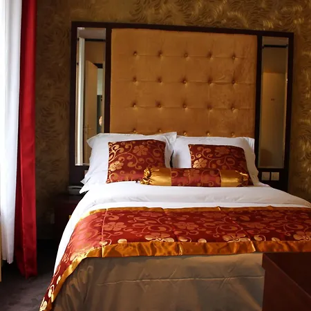 Des Buttes Chaumont Hotel 2*