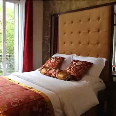 Hotel Des Buttes Chaumont Parigi