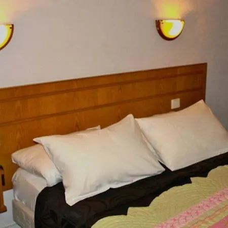 Hotel Des Buttes Chaumont Parigi