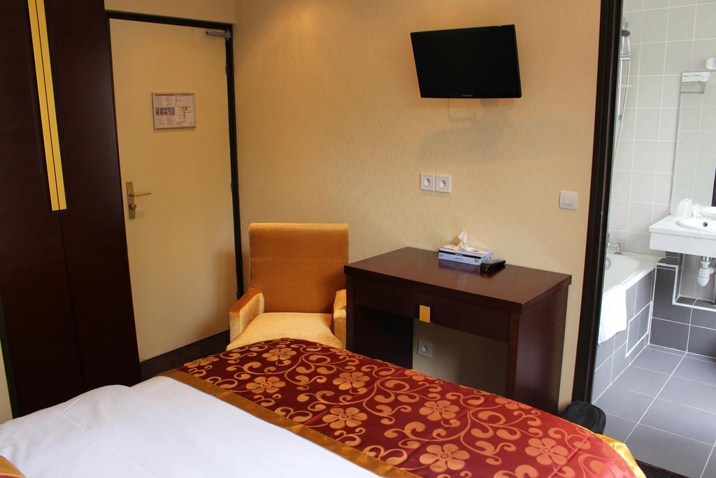 Des Buttes Chaumont Hotel 2*