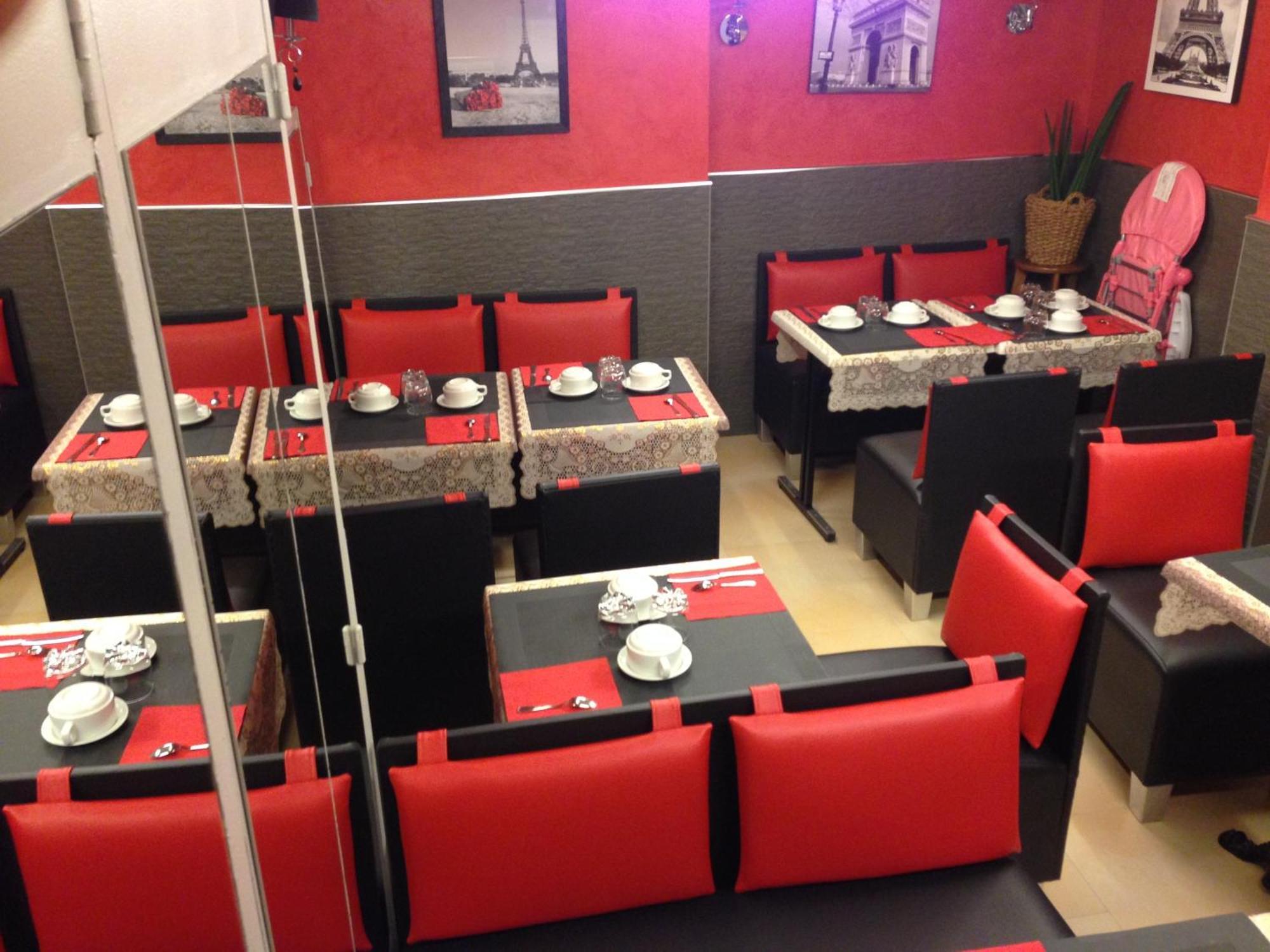 Hotel Des Buttes Chaumont 2*