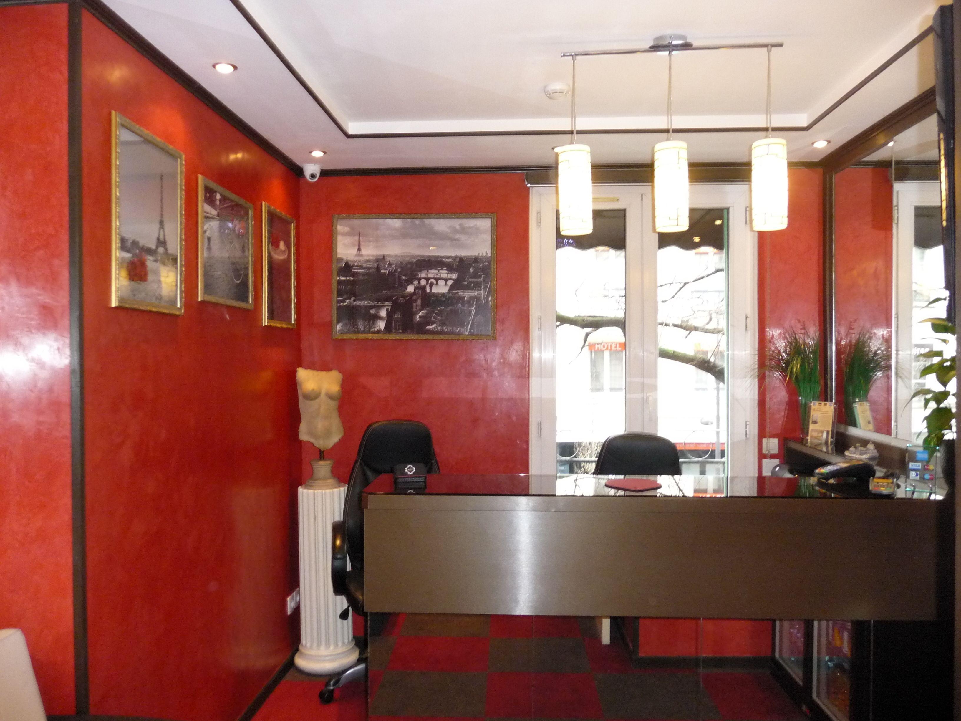 Des Buttes Chaumont Hotel 2*