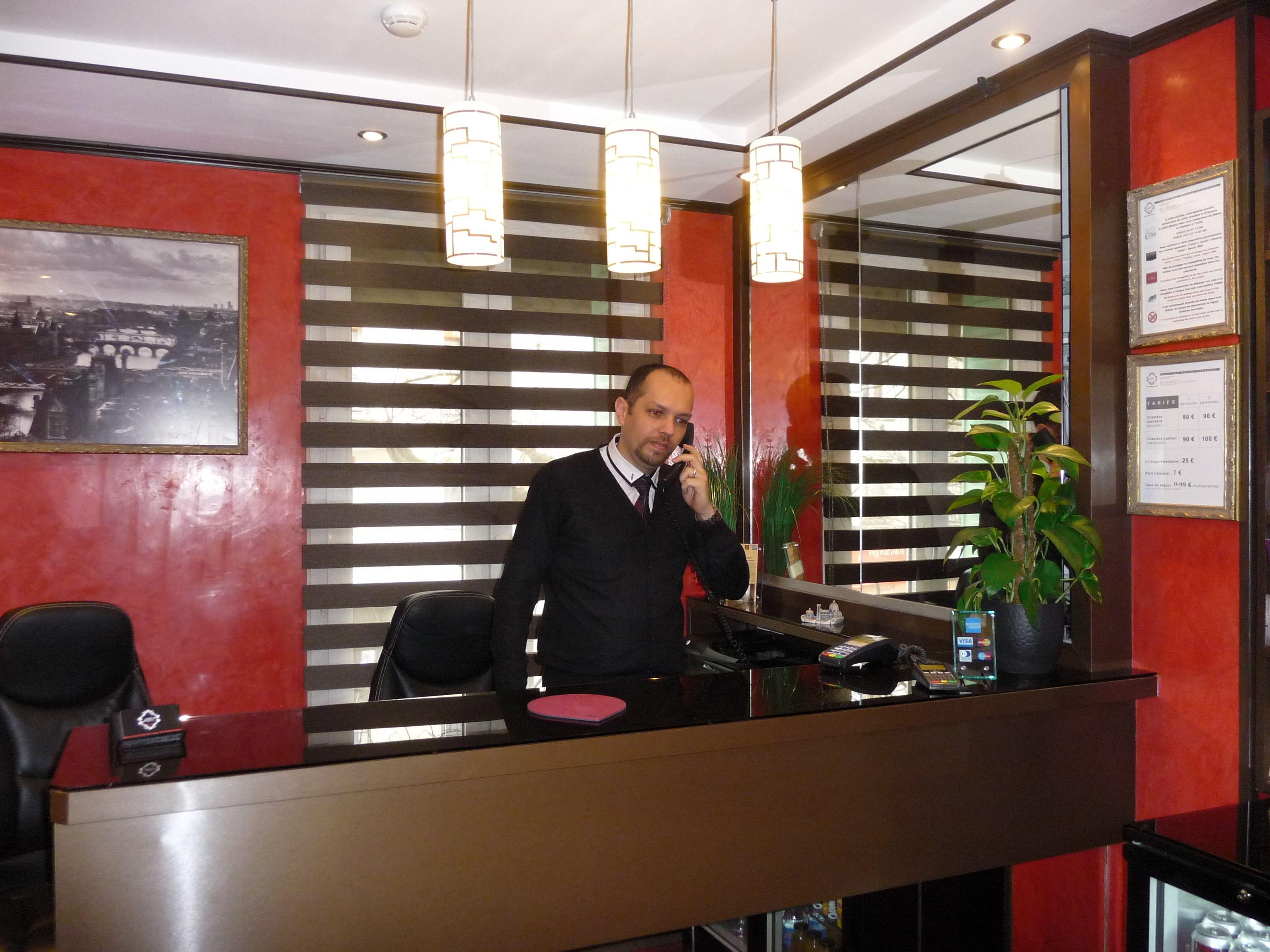 Des Buttes Chaumont Hotel 2*